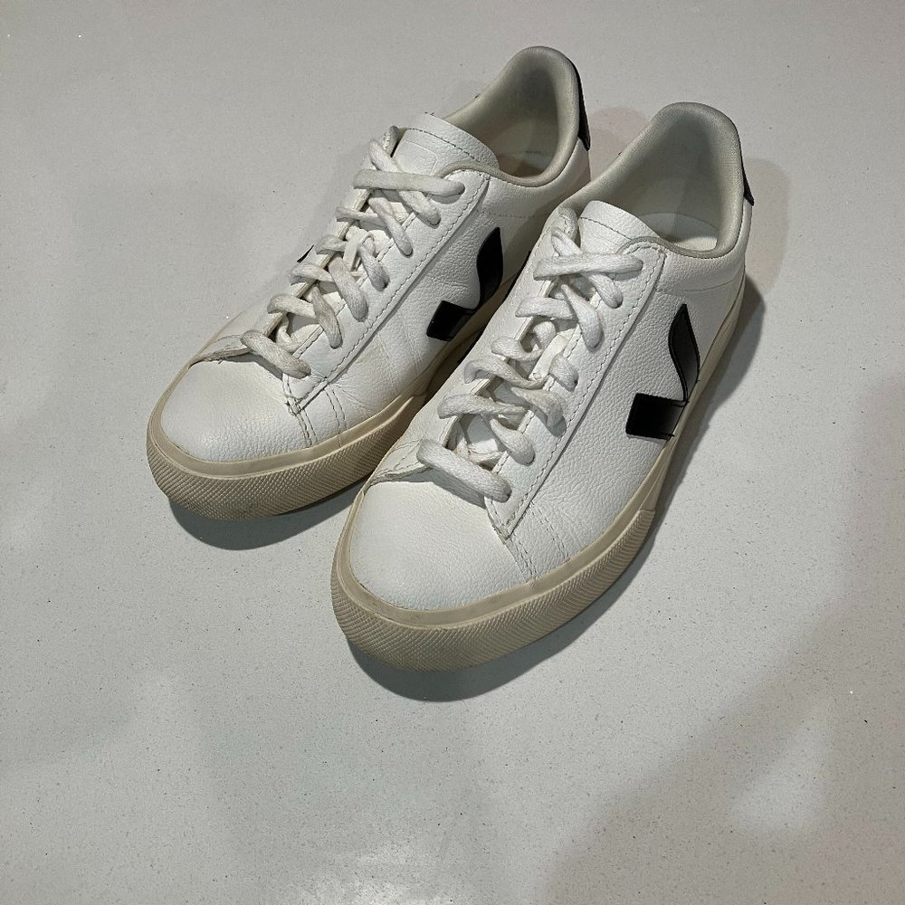 LIKE NEW: Veja Esplar Low-Top Leather White with Black Trim Tennis Shoes